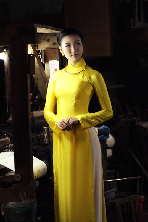 Vải Áo Dài Lụa Trơn Màu vàng Mới Ra AD TRON Vang - Vải áo dài Trung Hiếu