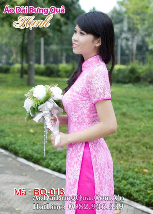 Áo dài hồng phấn ren hoa cổ 1 GN viền hồng sen tay ngắn lót ngực